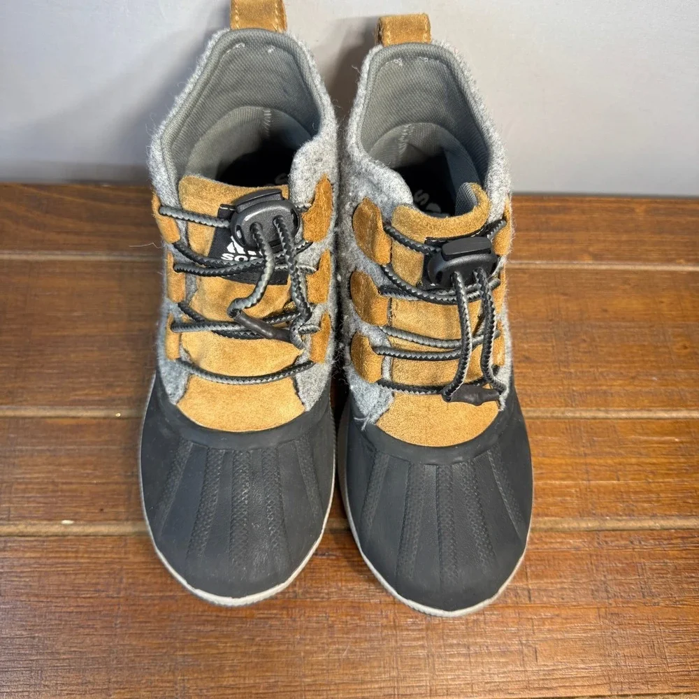 Sorel‎ Waterproof Wool Winter Boots Youth Black Tan Youth Sz 4 Snow Rain Durable